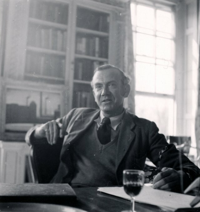 Dangerous Edge: A Life of Graham Greene (2013) постер